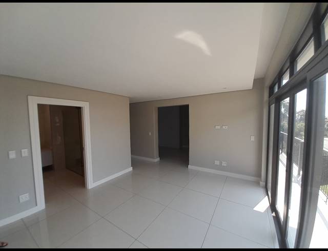 5 BEDROOM FREEHOLD TO LET IN IZINGA ESTATE